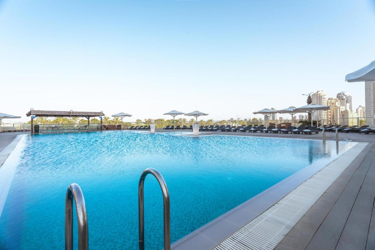Ramada Hotel & Suites By Wyndham Netanya Extérieur photo