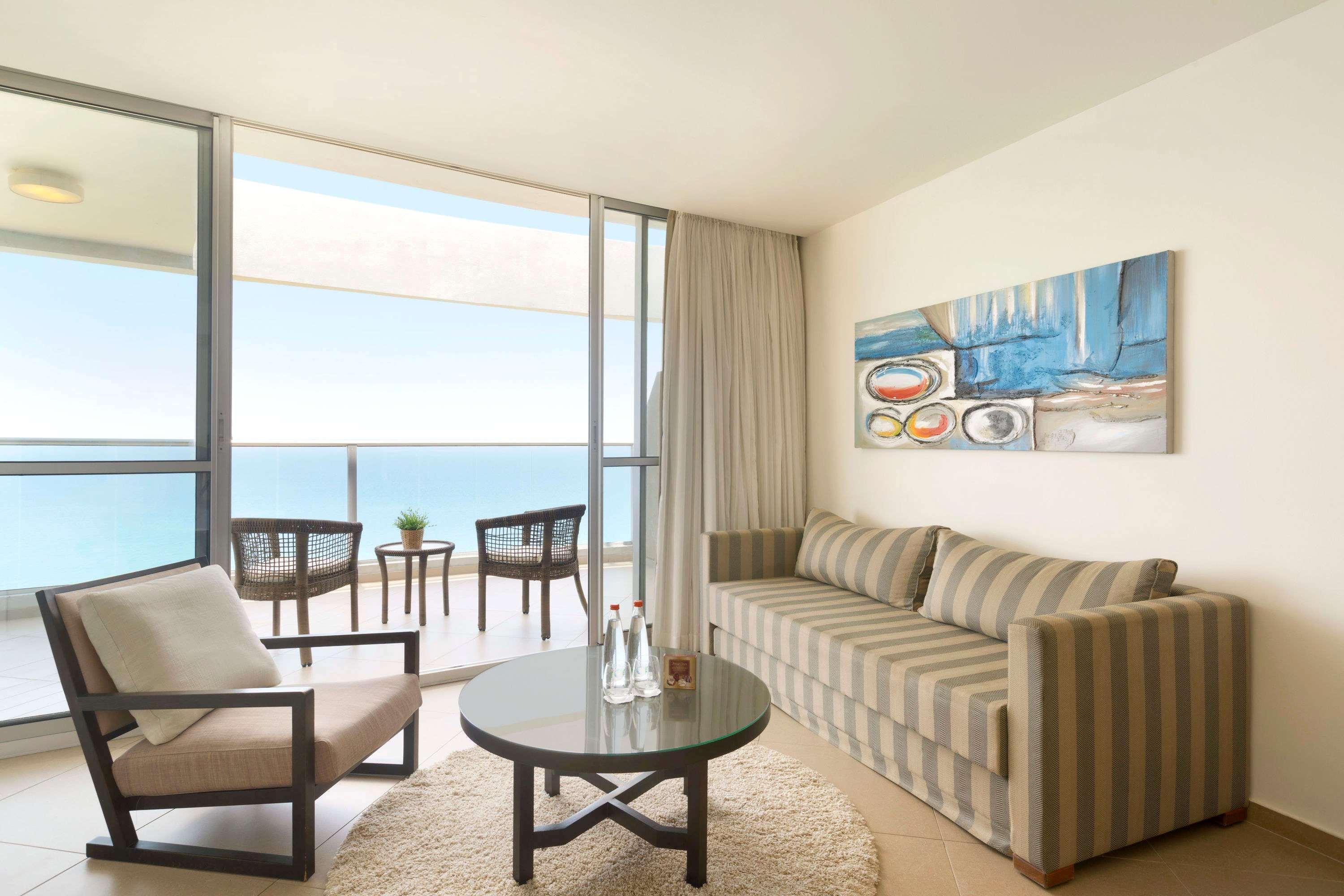 Ramada Hotel & Suites By Wyndham Netanya Extérieur photo