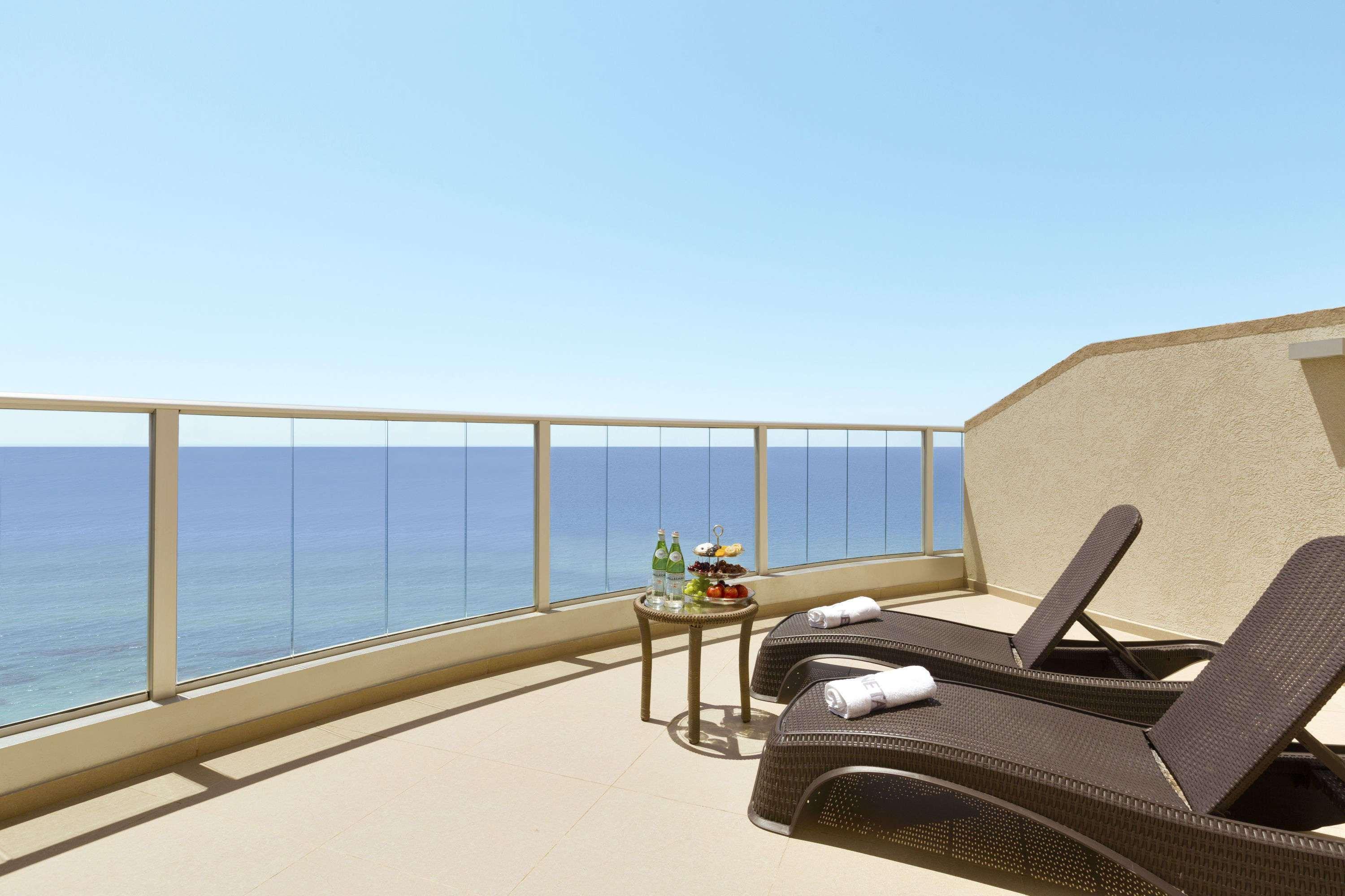 Ramada Hotel & Suites By Wyndham Netanya Extérieur photo