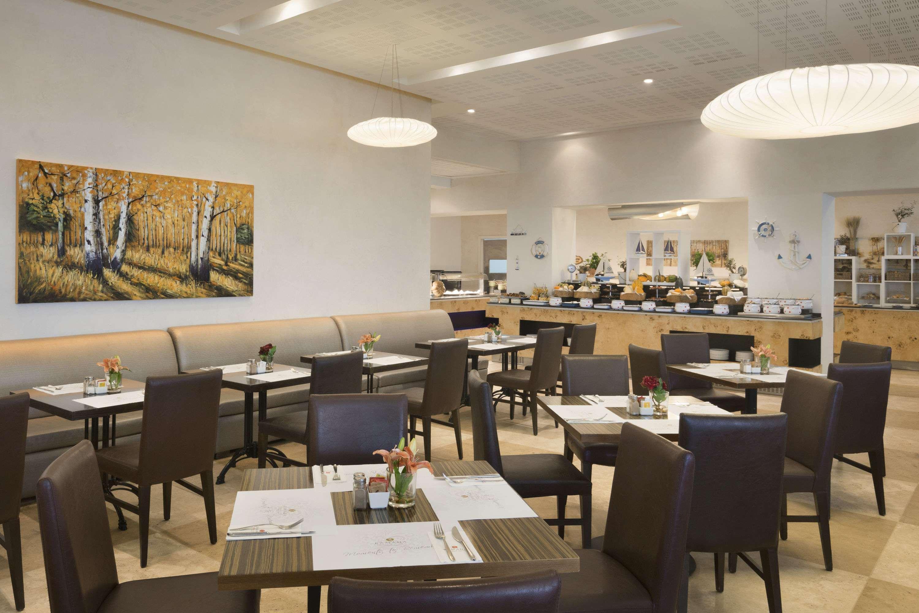 Ramada Hotel & Suites By Wyndham Netanya Extérieur photo