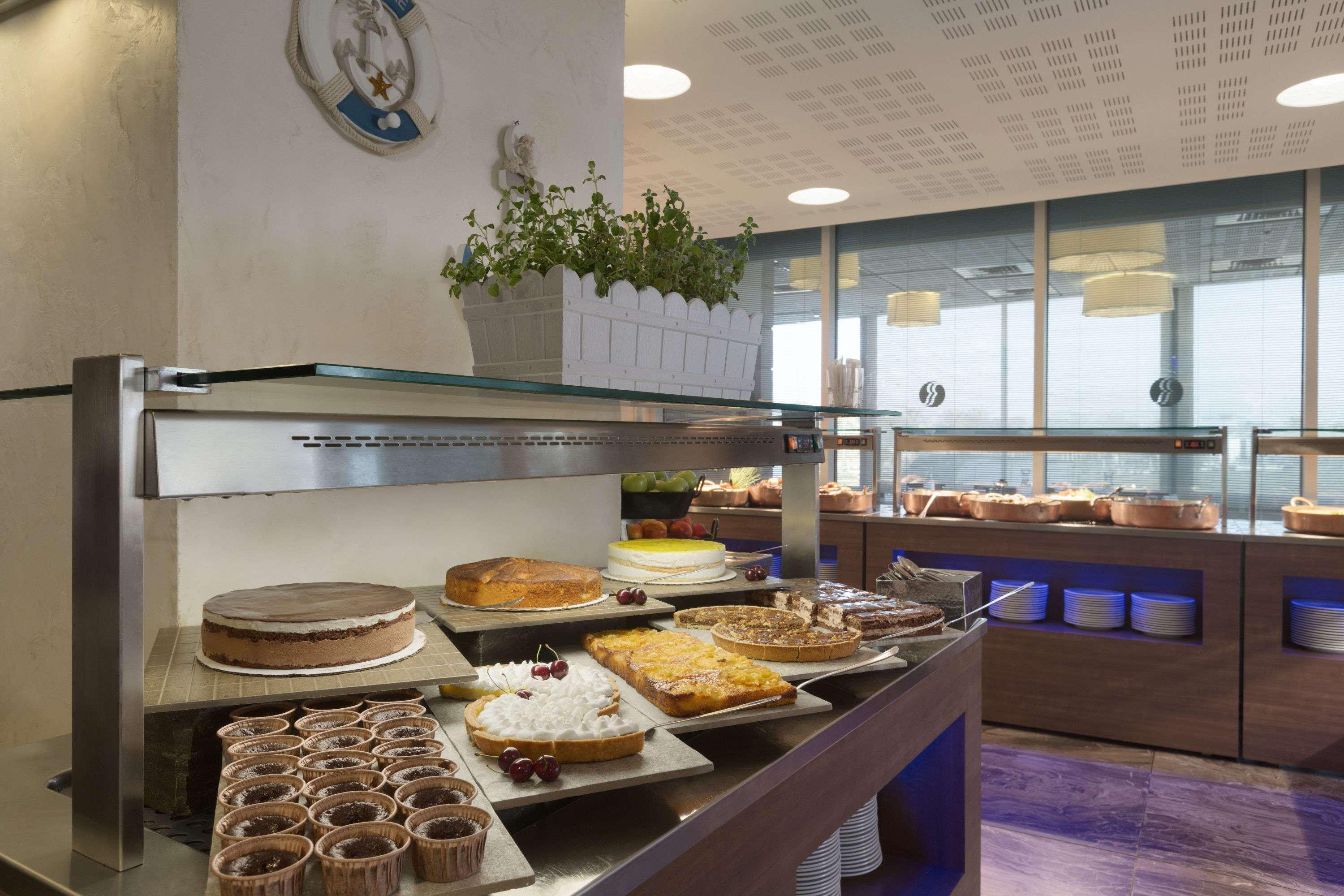 Ramada Hotel & Suites By Wyndham Netanya Extérieur photo