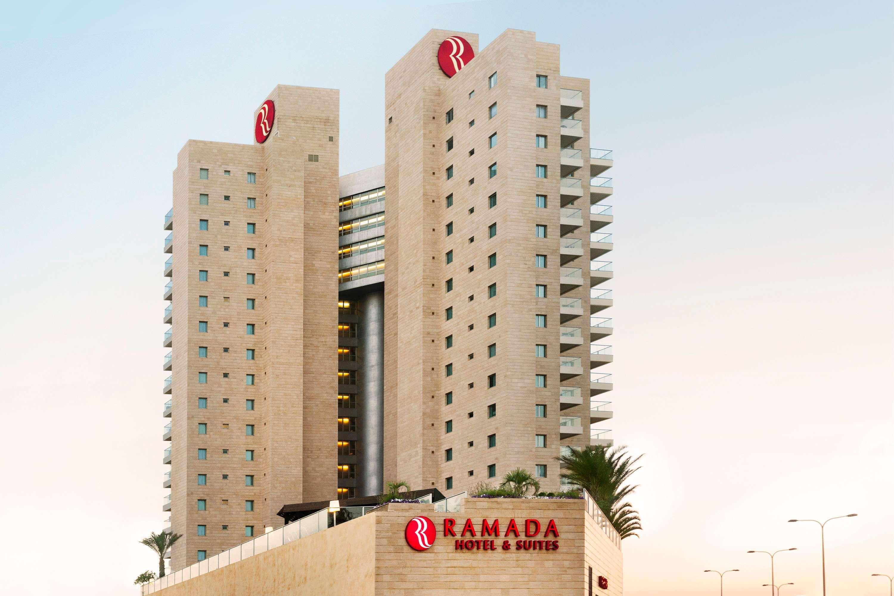 Ramada Hotel & Suites By Wyndham Netanya Extérieur photo