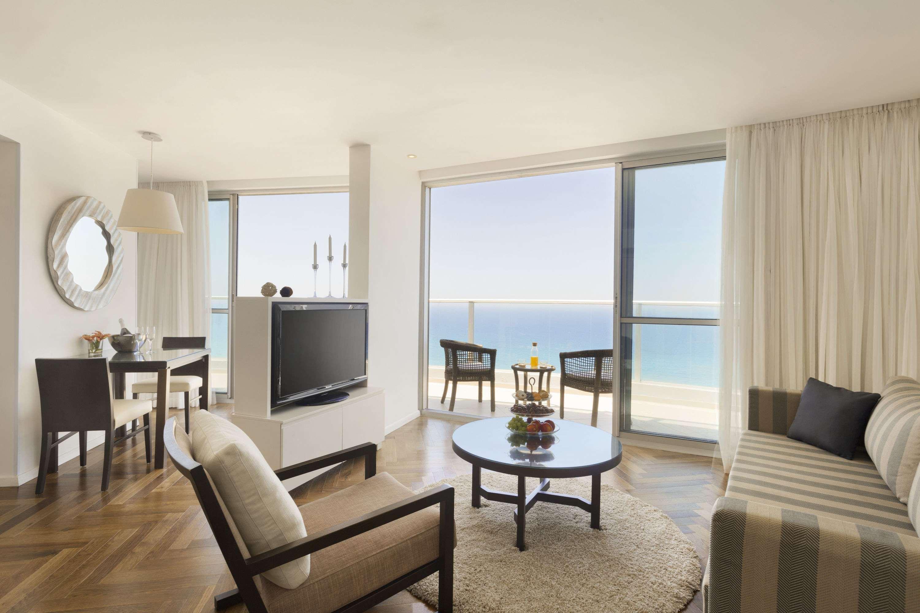 Ramada Hotel & Suites By Wyndham Netanya Extérieur photo