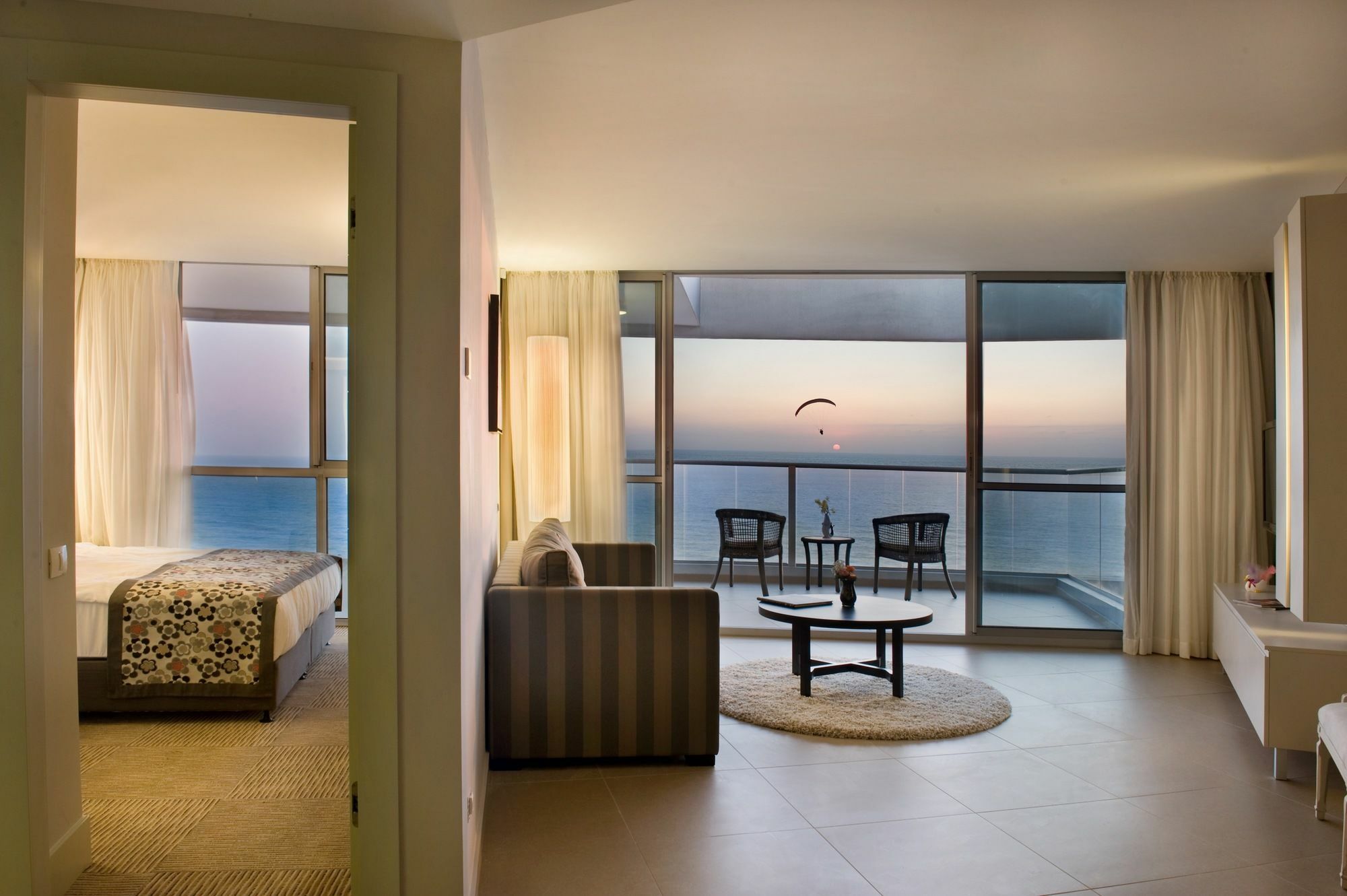 Ramada Hotel & Suites By Wyndham Netanya Chambre photo